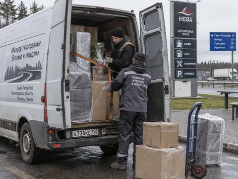 Грузовой автомобиль — перевозчик Грузоперевозки СПб и Ленобласть (24 часа), Санкт-Петербург